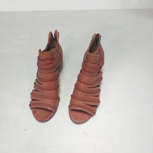 NOT RATED Woman's Cullie Open Toe Chunky Heels Wooden Sandals Size 8